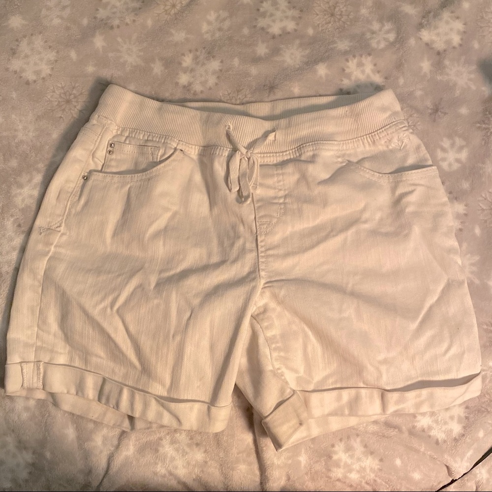 White justice jegging shorts